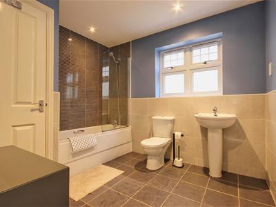 BATHROOM/W.C.